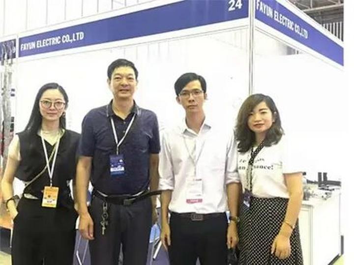 Hotspot Matrix và Cô Đi Mà Lấy Chồng Tôi đời thực: 1 mỹ nhân tổ chức hôn lễ hoành tráng
